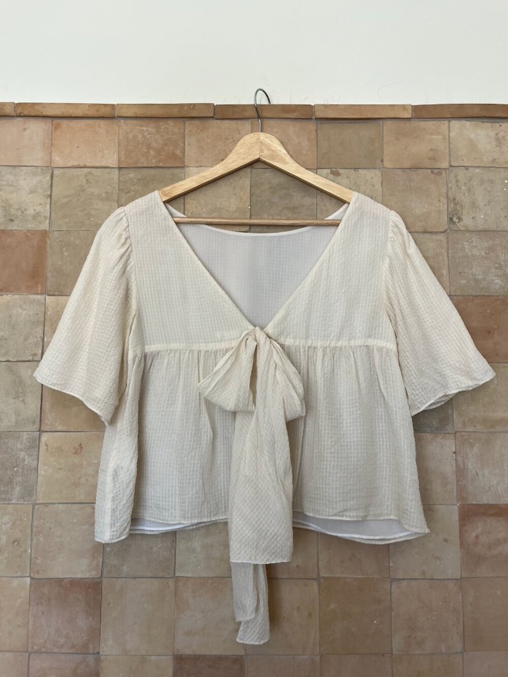 Club  Monaco BACK TIE Silk Top **Ivory** Size M